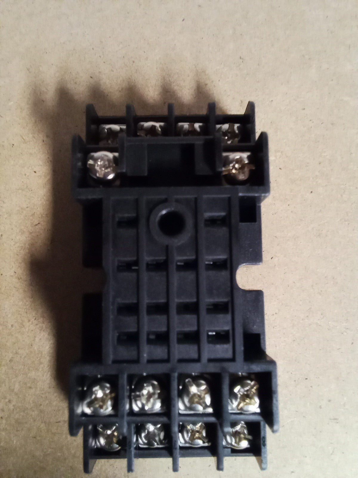 YOUNG NDSQ-14 7AMP 300V RELAY SOCKET (10 Pieces)