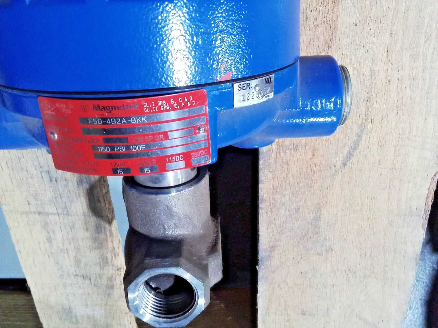 Magnetrol F50-4B2A-BKK Flow Switch 120VAC 15A NEMA 4X Explosion Proof