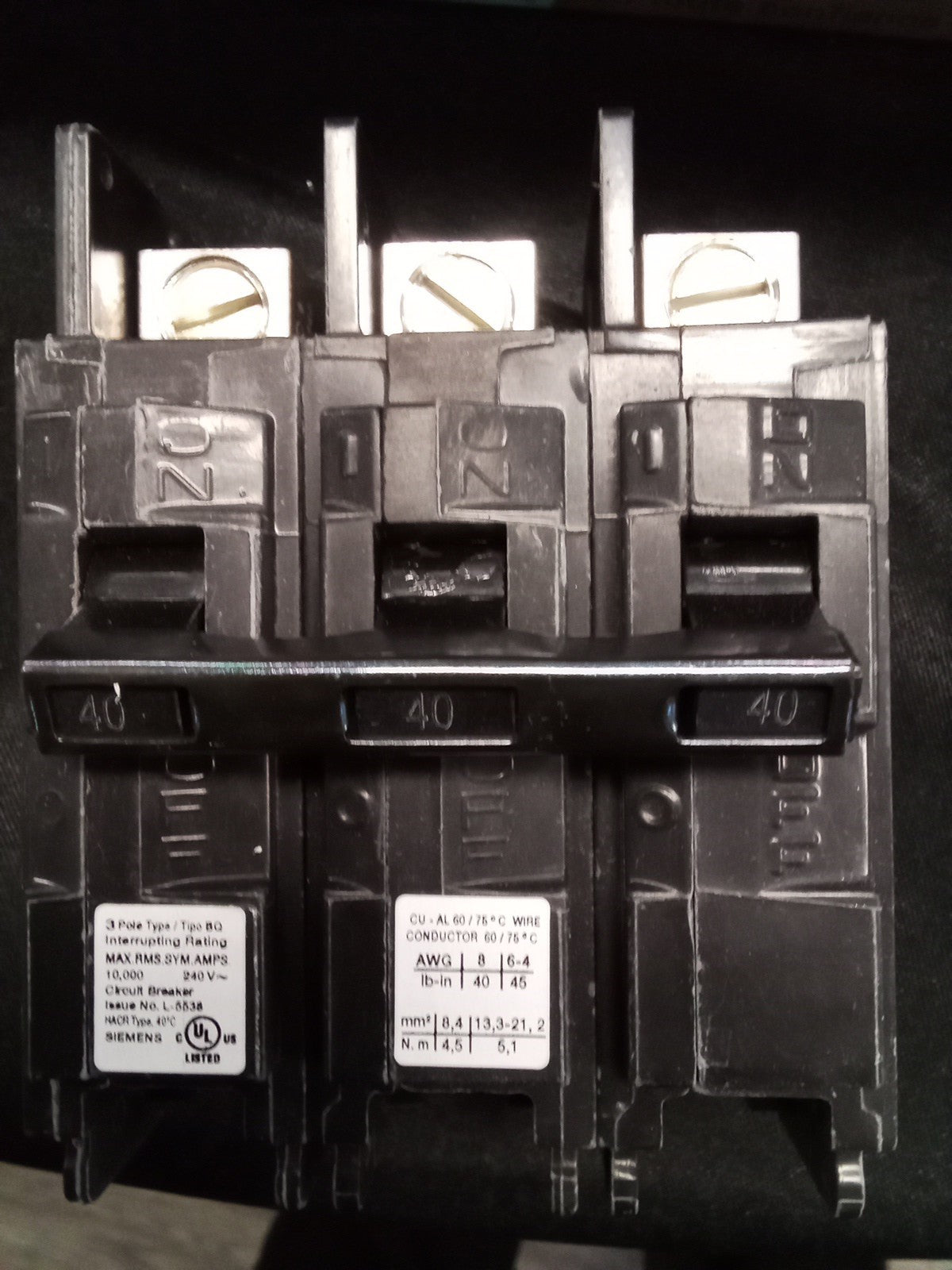 SIEMENS BQ3B040L 3 POLE 40 AMP CIRCUIT BREAKER, 240V 201730