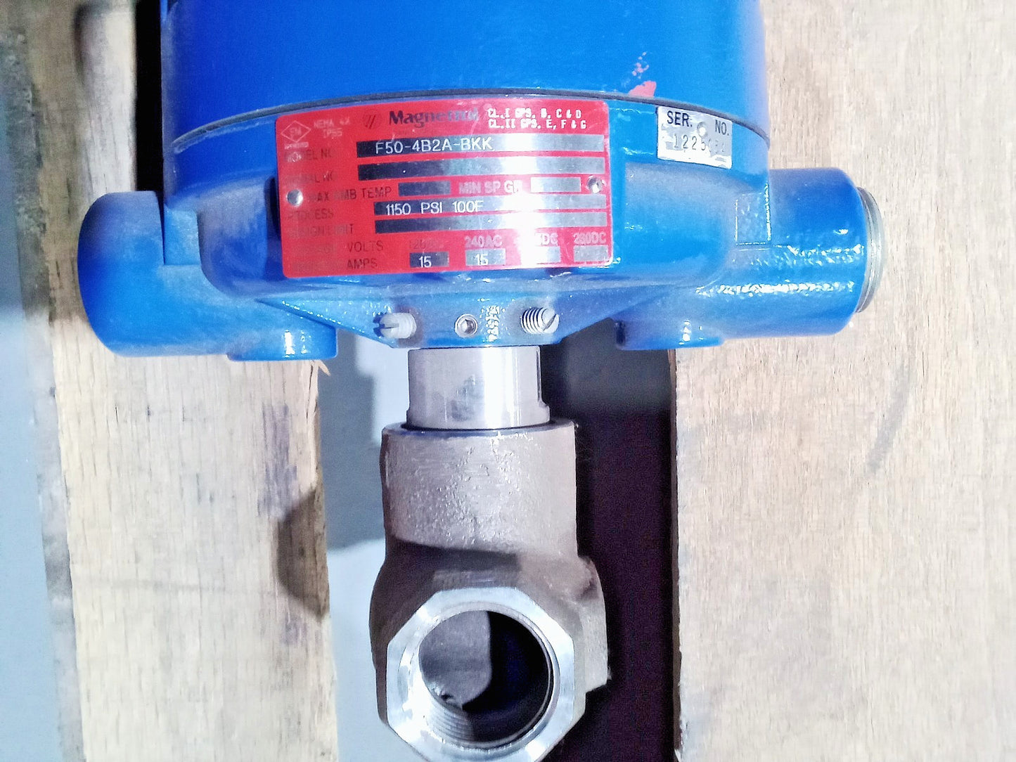 Magnetrol F50-4B2A-BKK Flow Switch 120VAC 15A NEMA 4X Explosion Proof